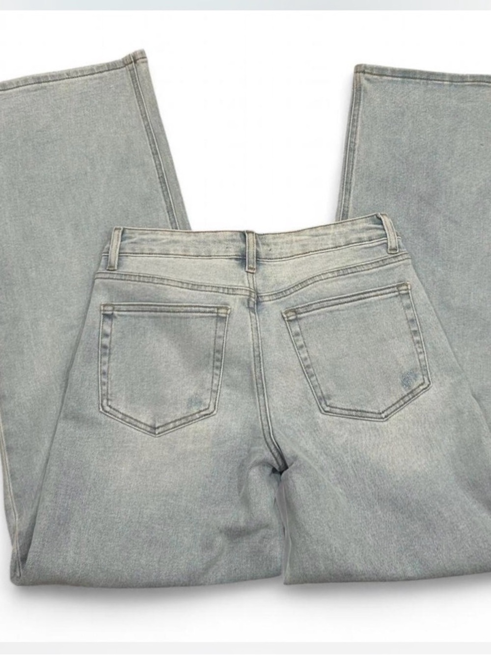 Light Wash Straight Women’s Jeans - - Picture 2 of 3